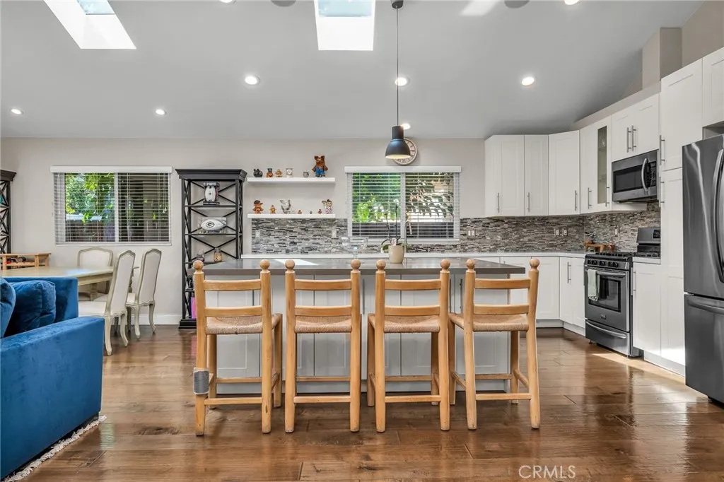 Encino, California 91316, United States, 3 Bedrooms Bedrooms, ,3 BathroomsBathrooms,Residential,Active,173600