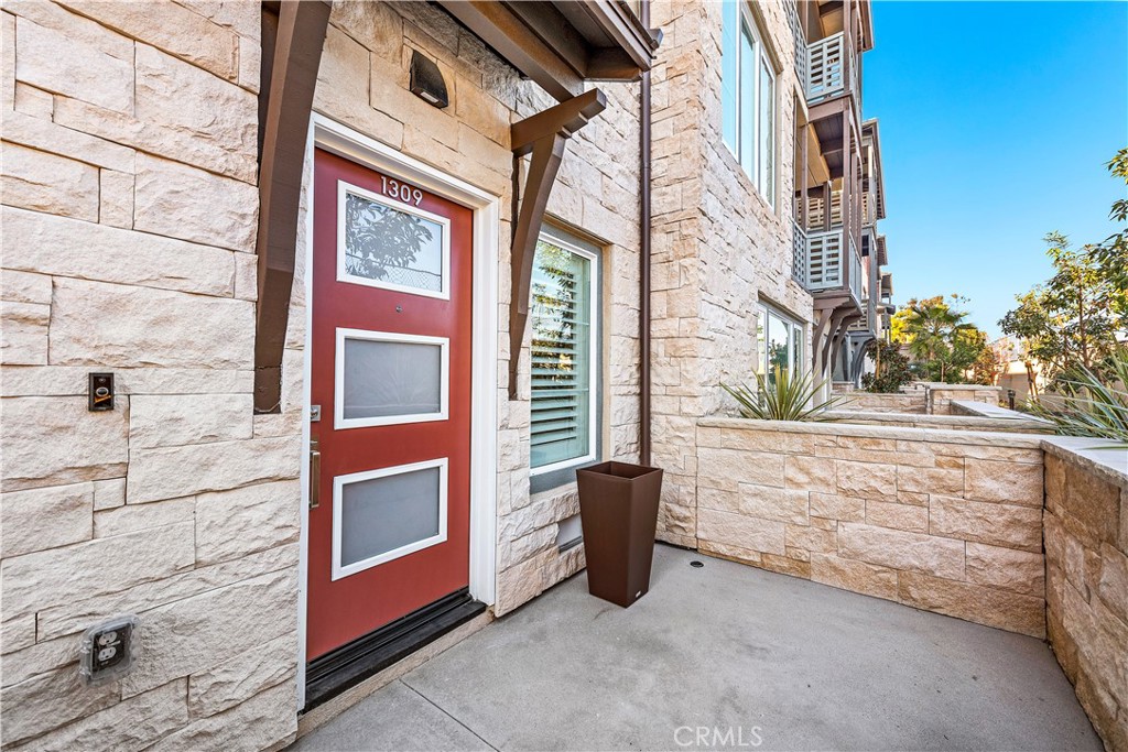 1309 Doheny Way