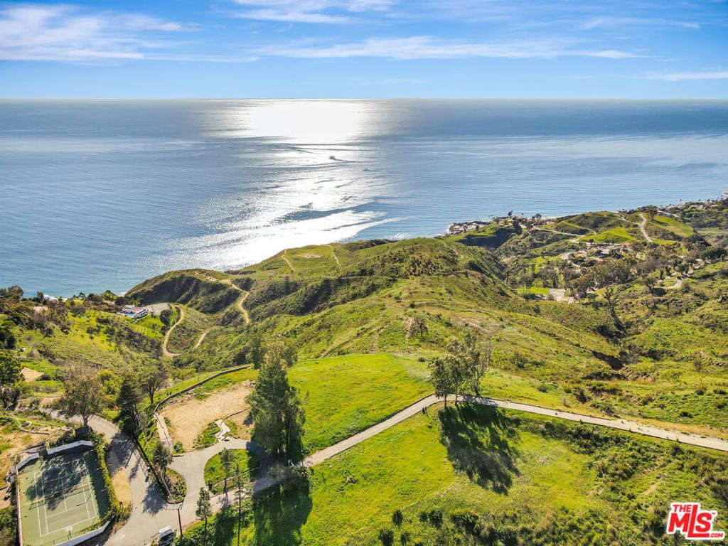 Photo of 20940 Big Rock Drive, Malibu, CA 90265 (MLS # 26636975)