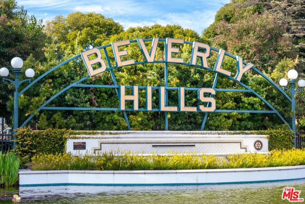 Beverly Hills, California 90210, United States, 2 Bedrooms Bedrooms, ,3 BathroomsBathrooms,Residential,Active,190523