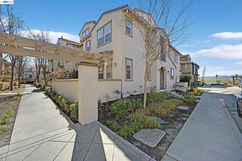 Photo of 5216 Fioli Loop Loop, San Ramon, CA 94582 (MLS # 41136731)