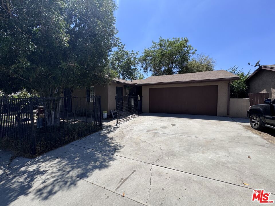 10585 Amboy Avenue