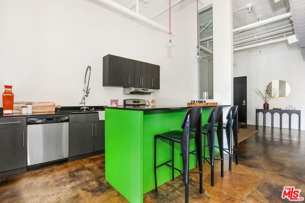 530 Molino Street 111