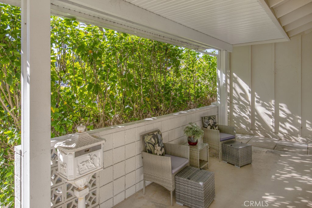 552 Avenida Sevilla B