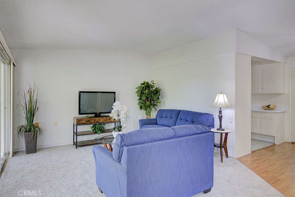 552 Avenida Sevilla B