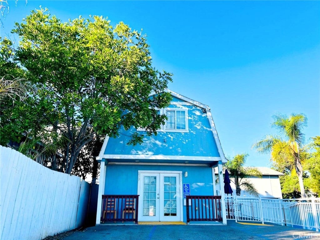 408 N Pico ave