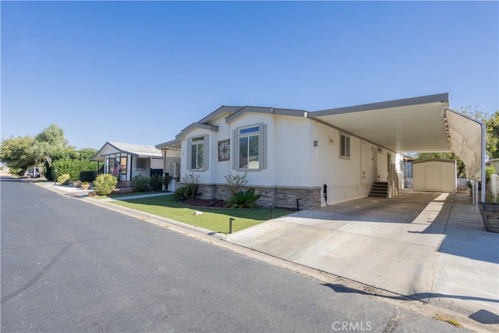 2121 E Avenue I 23