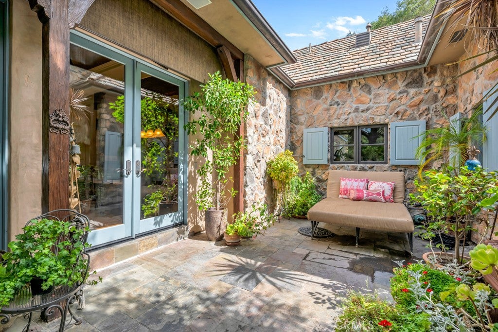 3439 Dorothy Road