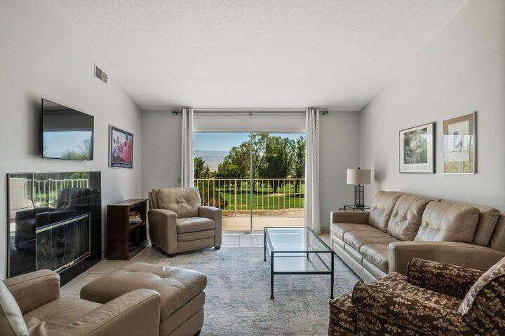 272 Desert Falls Drive E