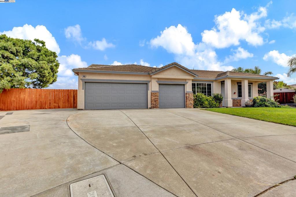 MIRA VISTA HILLS - Residential