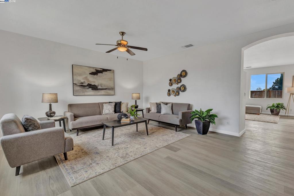 MIRA VISTA HILLS - Residential