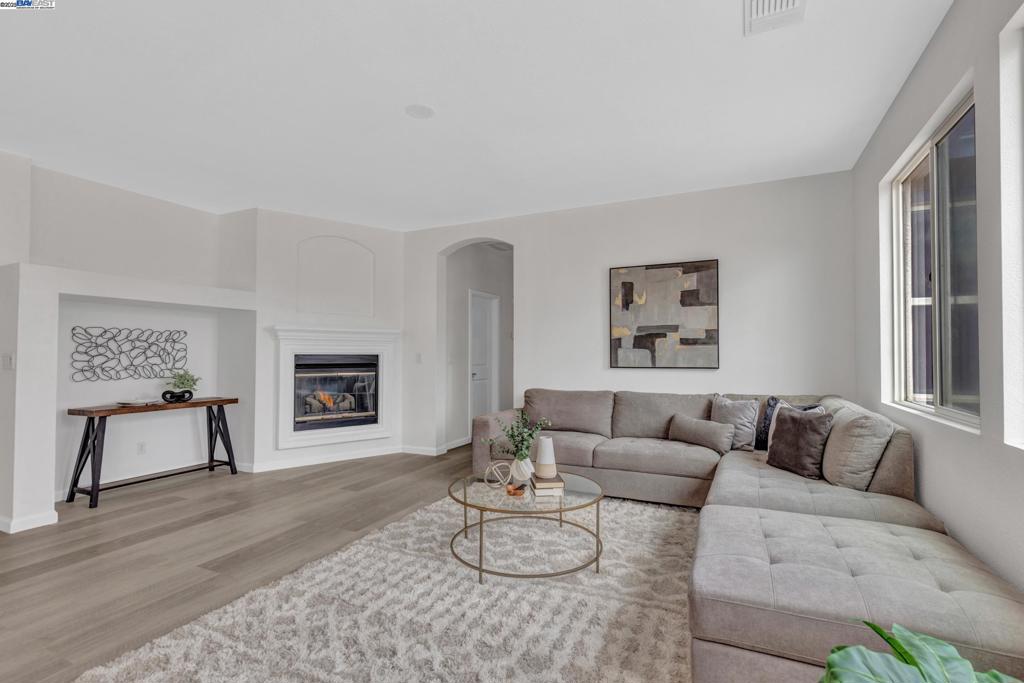MIRA VISTA HILLS - Residential