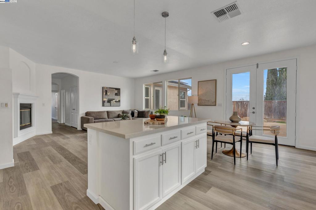 MIRA VISTA HILLS - Residential