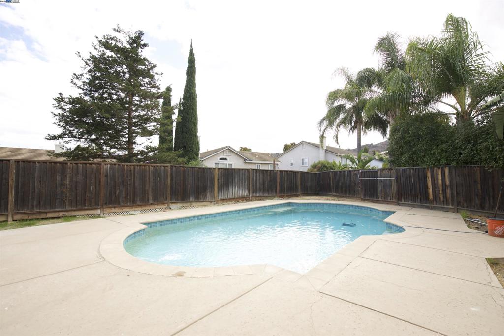 MIRA VISTA HILLS - Residential