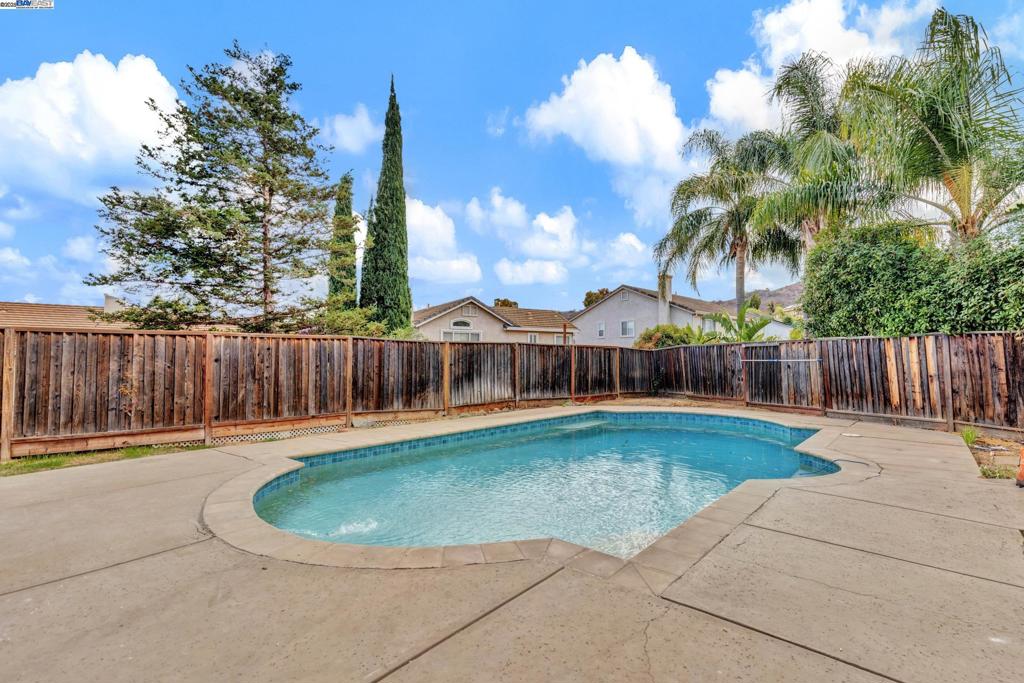MIRA VISTA HILLS - Residential
