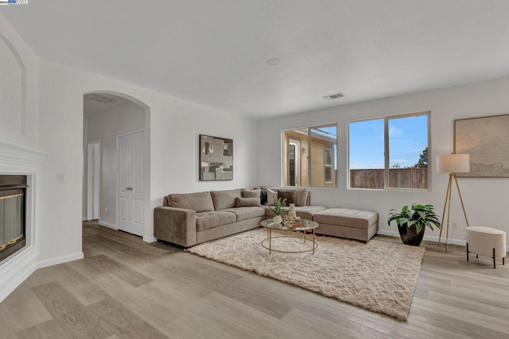 MIRA VISTA HILLS - Residential