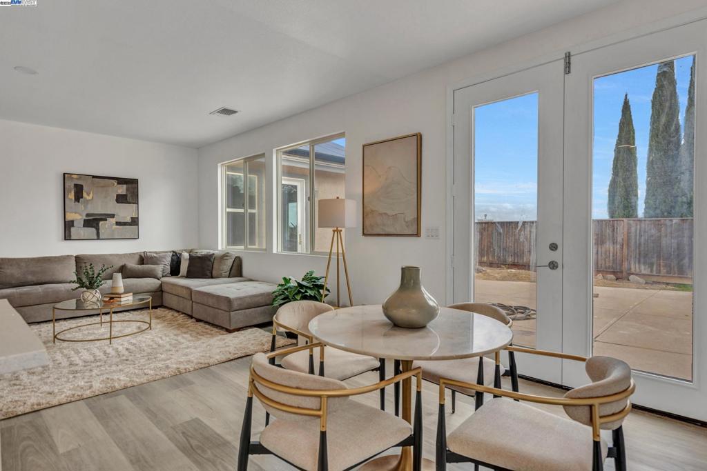 MIRA VISTA HILLS - Residential