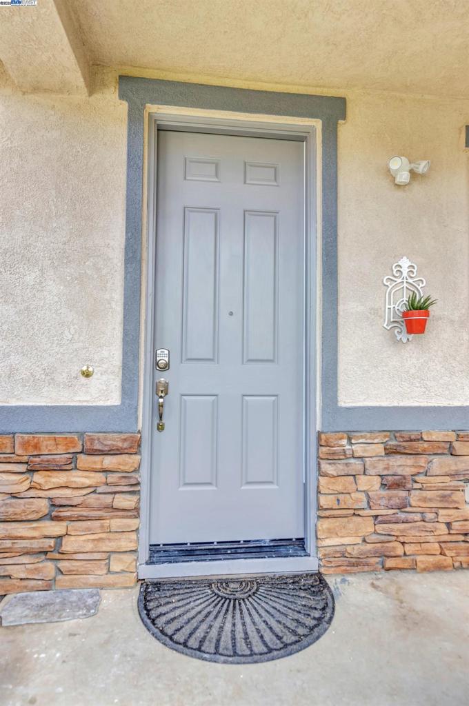 MIRA VISTA HILLS - Residential