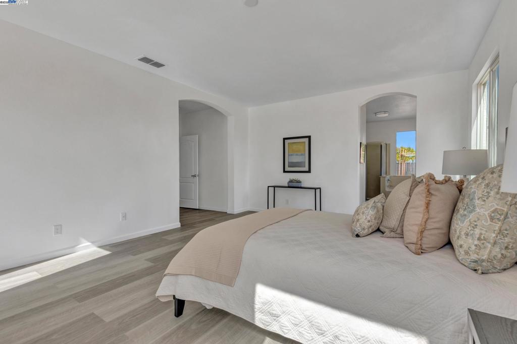 MIRA VISTA HILLS - Residential