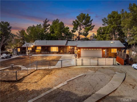 Photo of 34920 Cheseboro RD, Palmdale, CA 93552 (MLS # SR26179192)