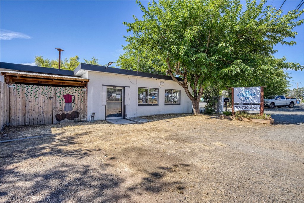 2985 Lakeshore Boulevard