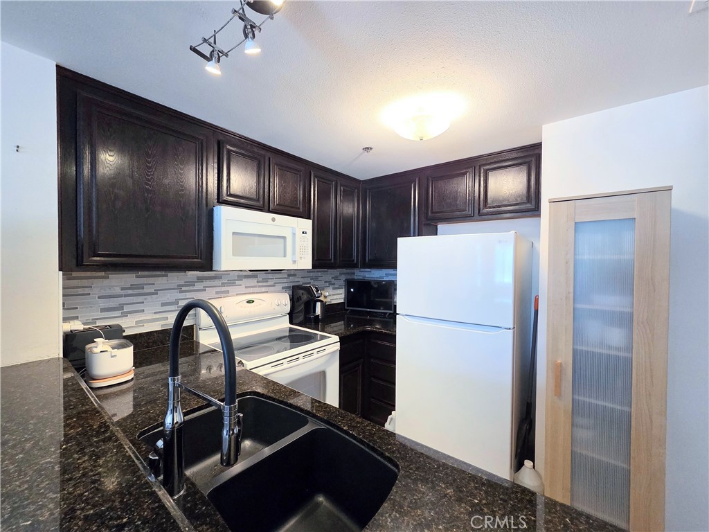 Downtown (DT) - Residential Lease