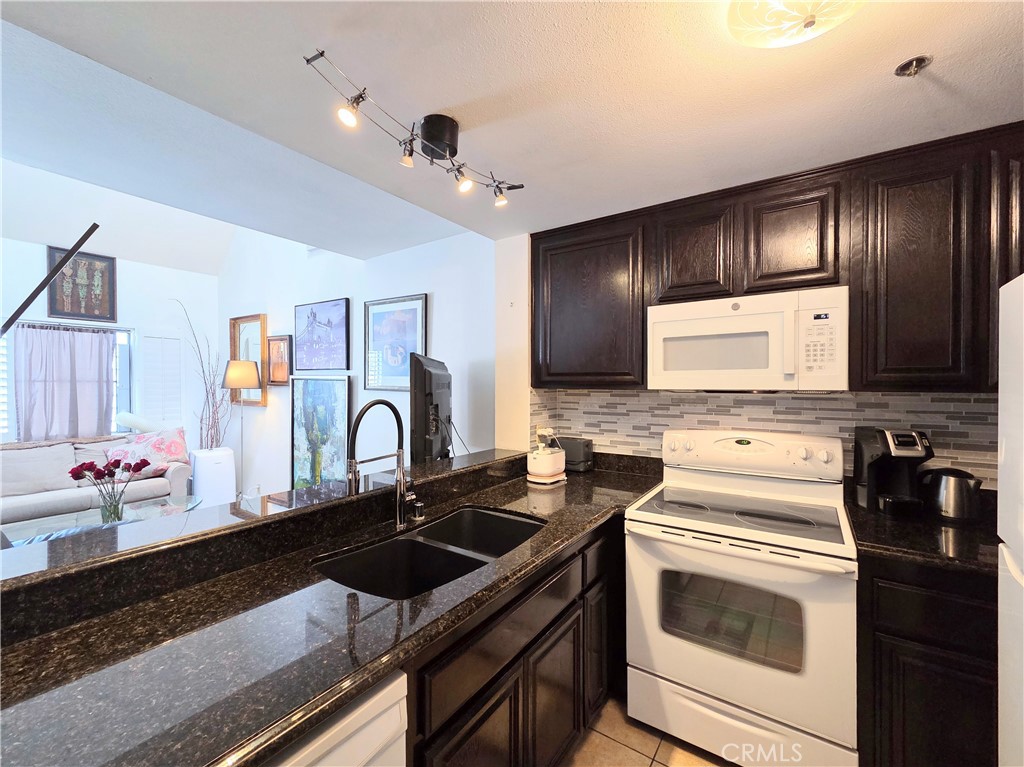 Downtown (DT) - Residential Lease
