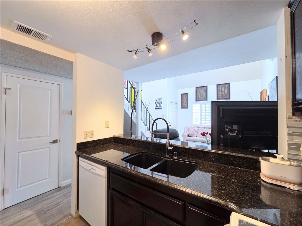Downtown (DT) - Residential Lease