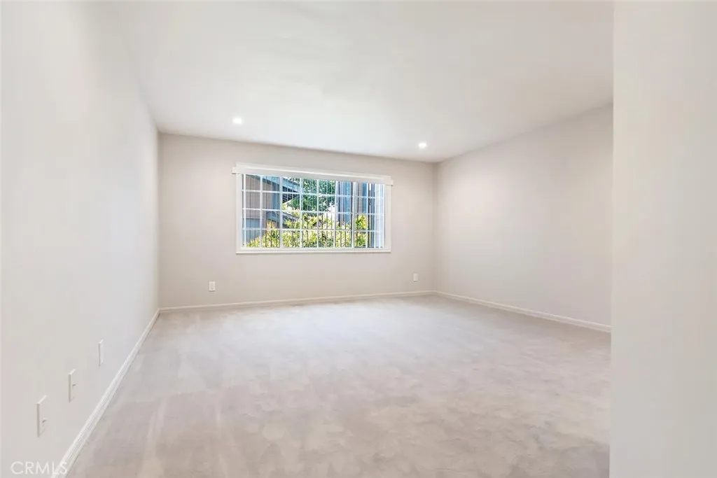 Tarzana, California 91356, United States, 3 Bedrooms Bedrooms, ,3 BathroomsBathrooms,Residential,Active,153002