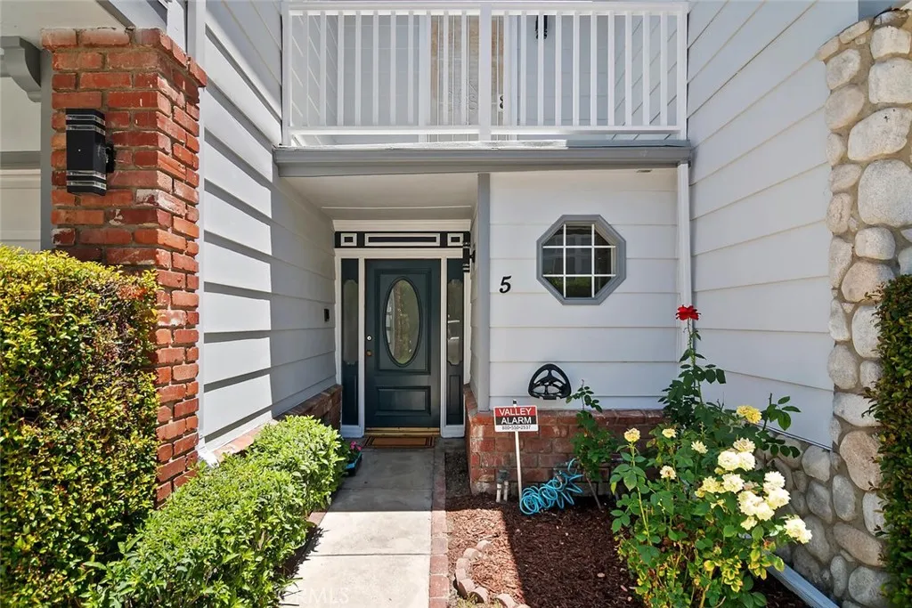 Tarzana, California 91356, United States, 3 Bedrooms Bedrooms, ,3 BathroomsBathrooms,Residential,Active,153002