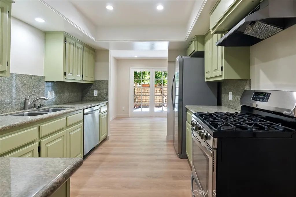 Tarzana, California 91356, United States, 3 Bedrooms Bedrooms, ,3 BathroomsBathrooms,Residential,Active,153002