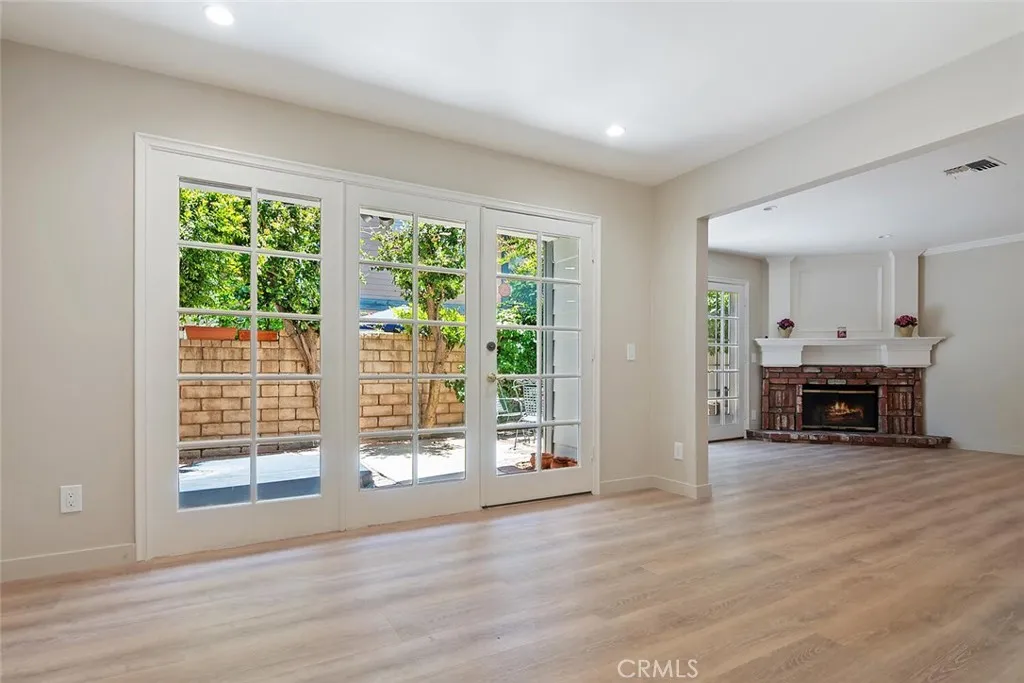 Tarzana, California 91356, United States, 3 Bedrooms Bedrooms, ,3 BathroomsBathrooms,Residential,Active,153002