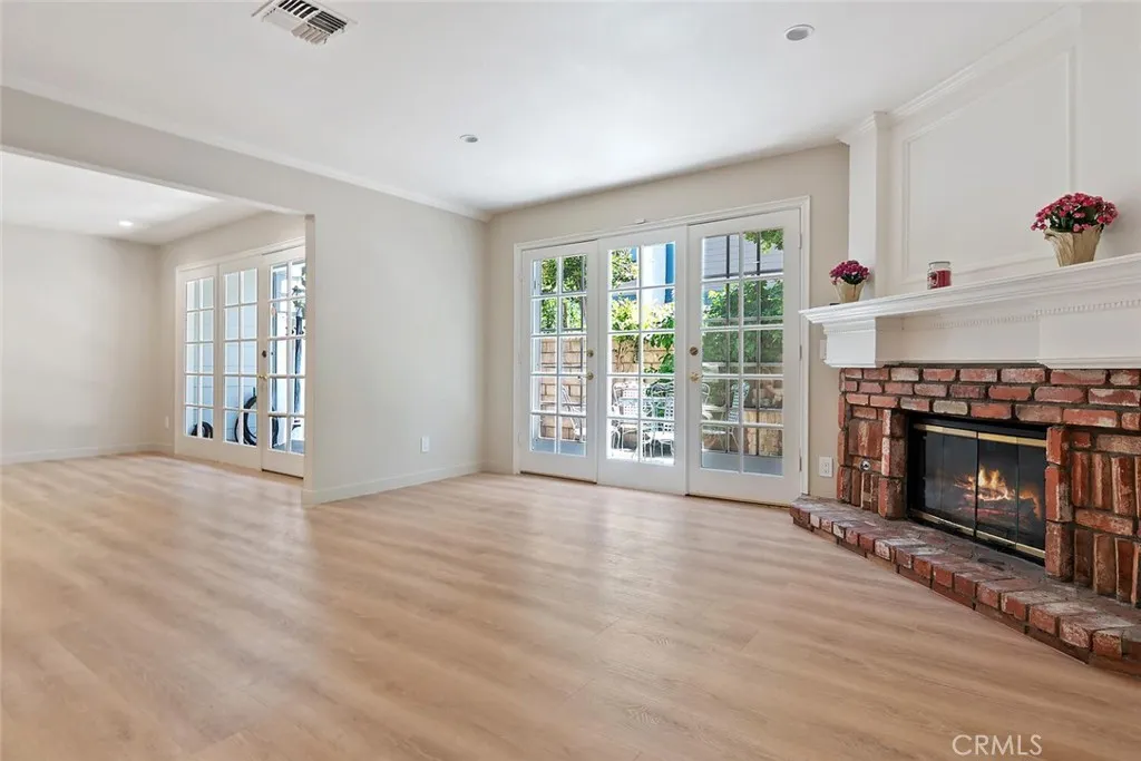 Tarzana, California 91356, United States, 3 Bedrooms Bedrooms, ,3 BathroomsBathrooms,Residential,Active,153002