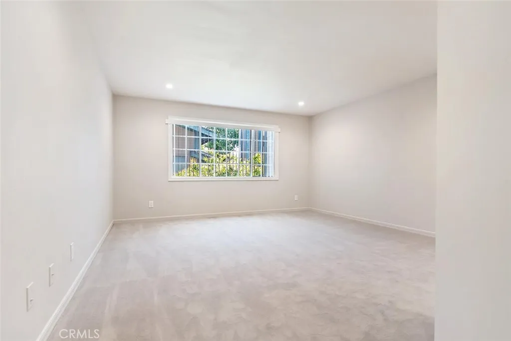 Tarzana, California 91356, United States, 3 Bedrooms Bedrooms, ,3 BathroomsBathrooms,Residential,Active,153002