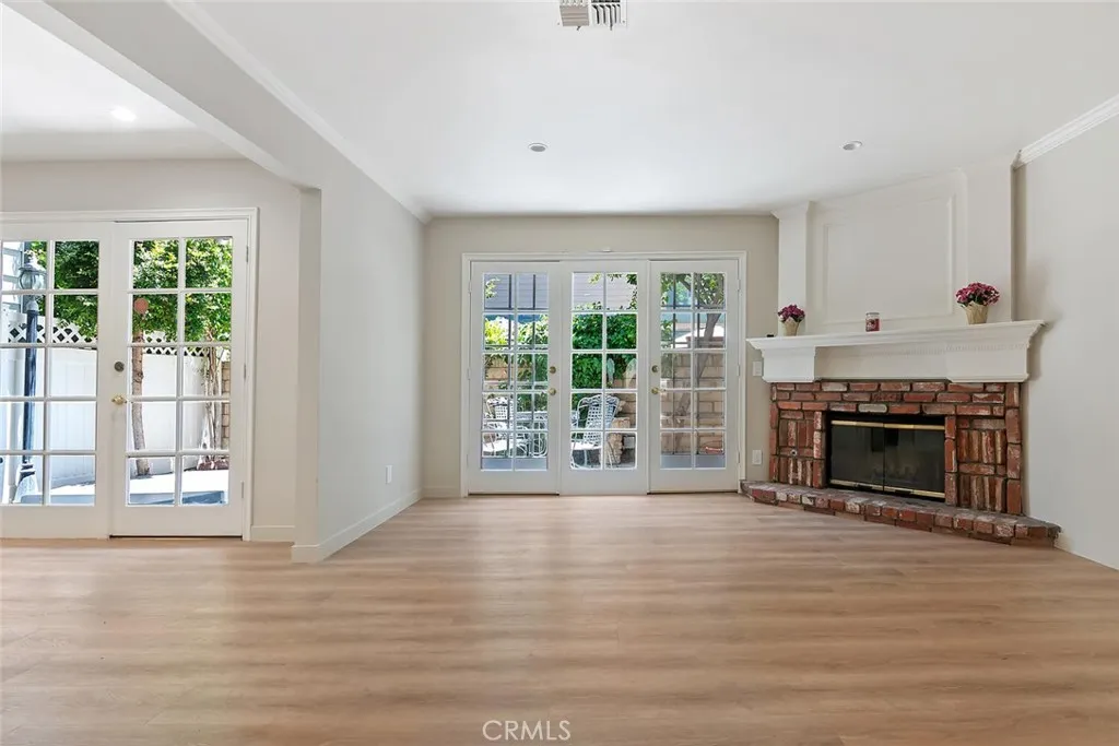 Tarzana, California 91356, United States, 3 Bedrooms Bedrooms, ,3 BathroomsBathrooms,Residential,Active,153002