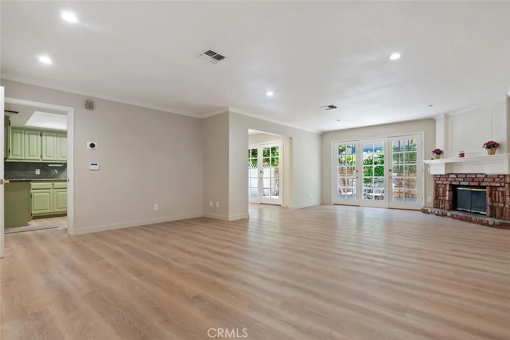 Tarzana, California 91356, United States, 3 Bedrooms Bedrooms, ,3 BathroomsBathrooms,Residential,Active,153002