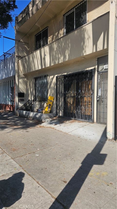 Photo of 2921 W Florence Ave, Los Angeles, CA 90043 (MLS # WS25265749)