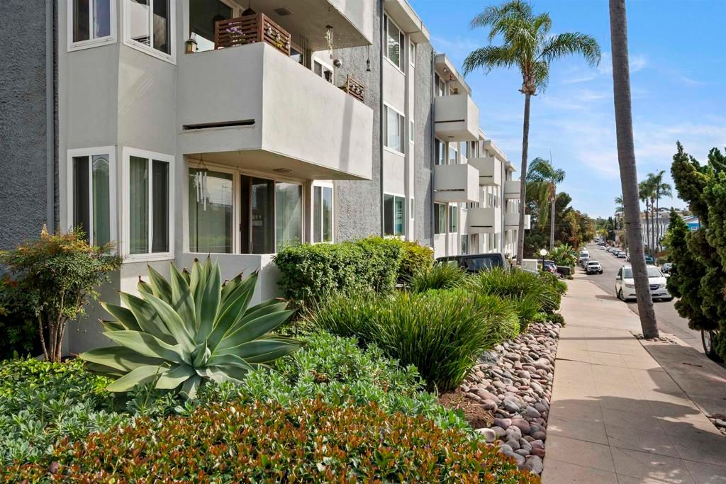 Photo of 1907 Robinson Ave Ave #309, San Diego, CA 92104 (MLS # 260004994SD)