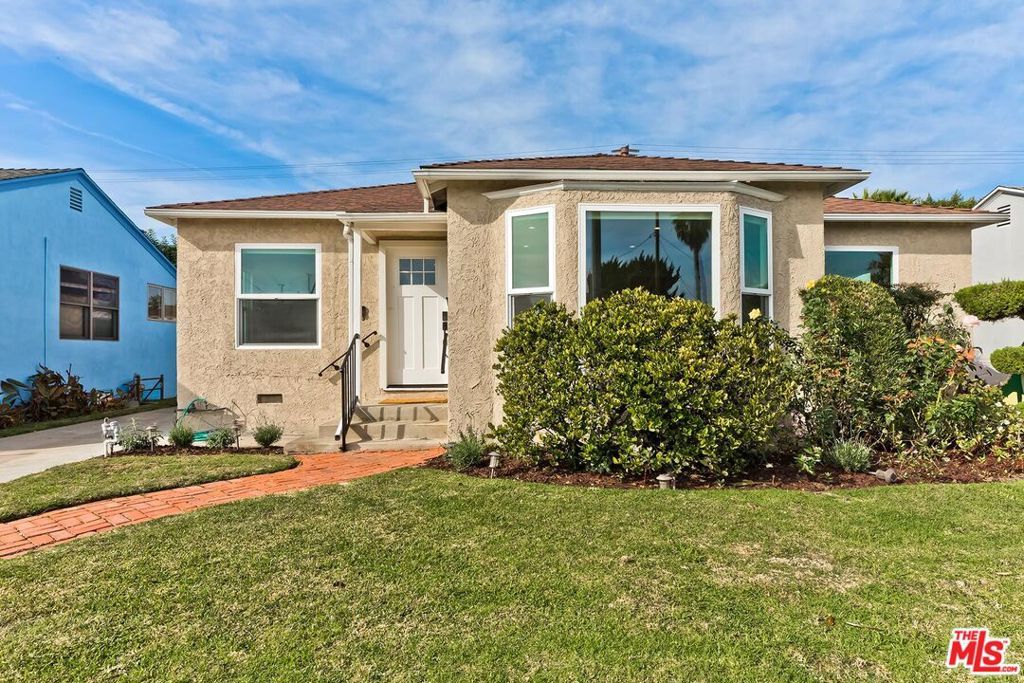 Photo of 11115 Mcdonald Street, Culver City, CA 90230 (MLS # 26633803)