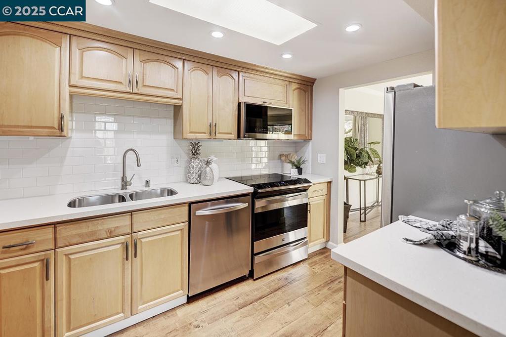 ROSSMOOR - Residential