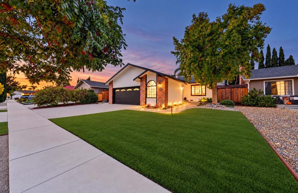 6039 Foothill Glen Drive