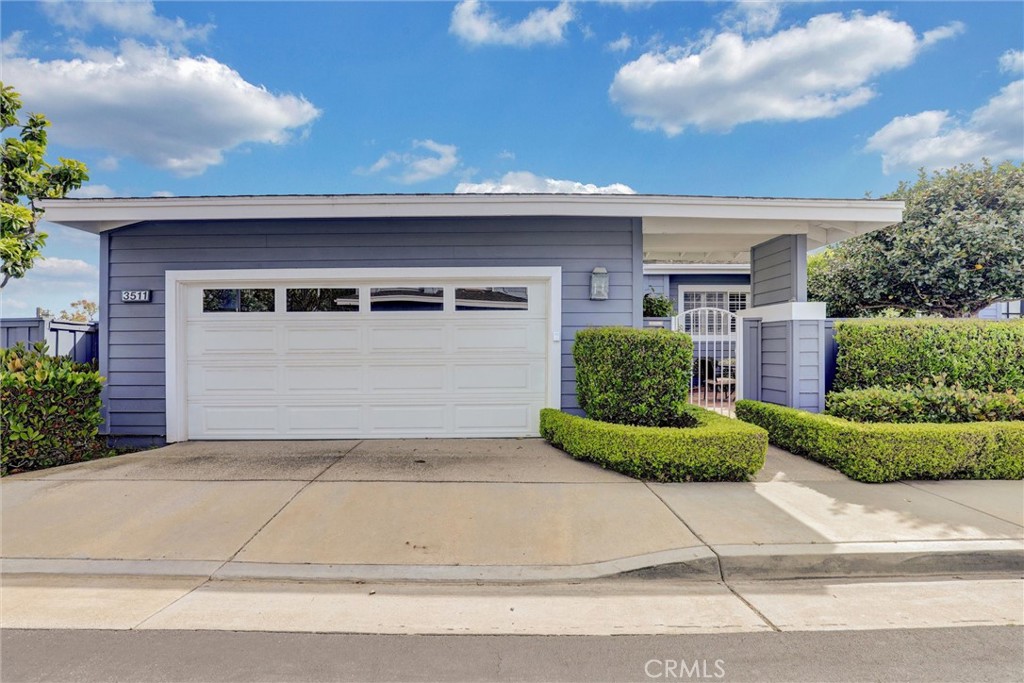 3511 Daffodil Avenue 14