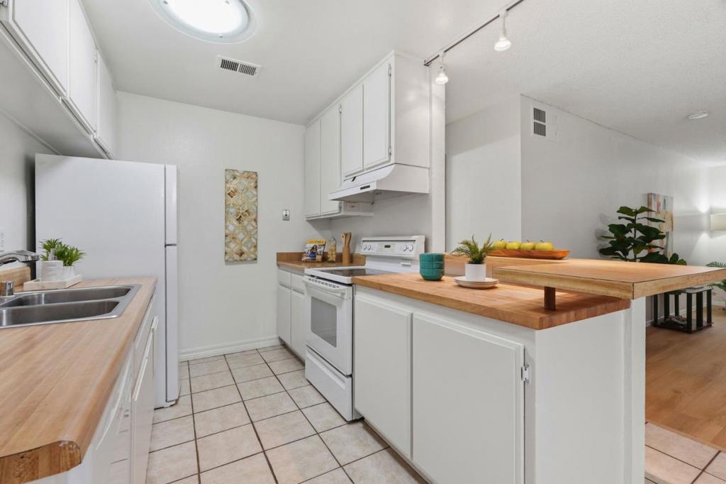 259 N Capitol Avenue 131