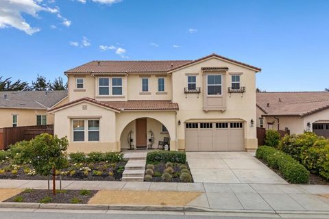 Photo of 600 Bluffs Drive, Marina, CA 93933 (MLS # ML82042336)