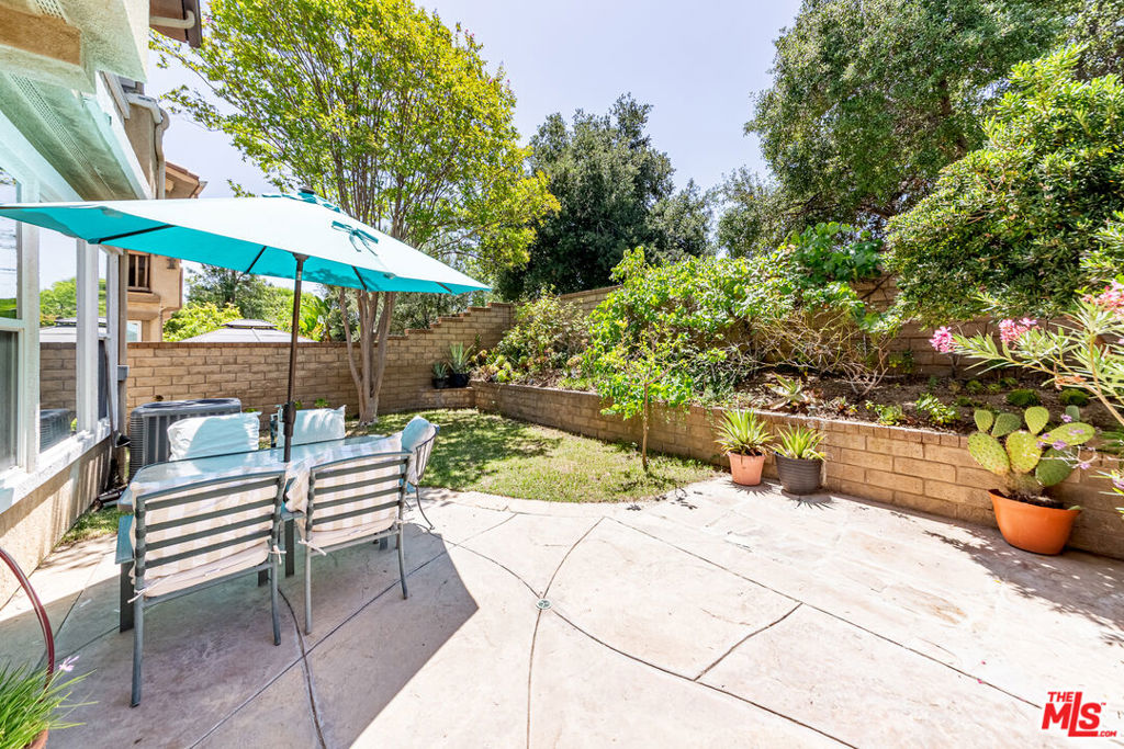 25684 Via Ventana