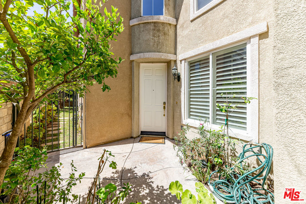 25684 Via Ventana