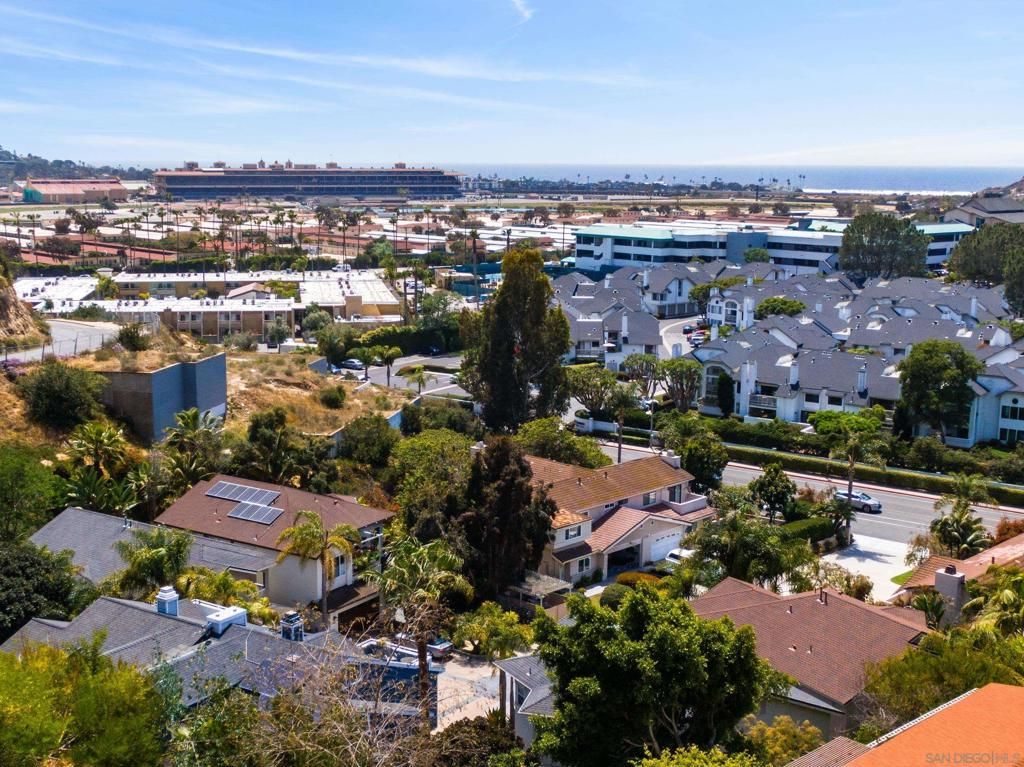 listing image 130720777519997904765