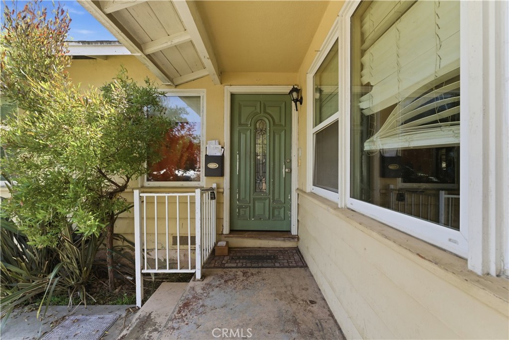 13709 Daphne Avenue