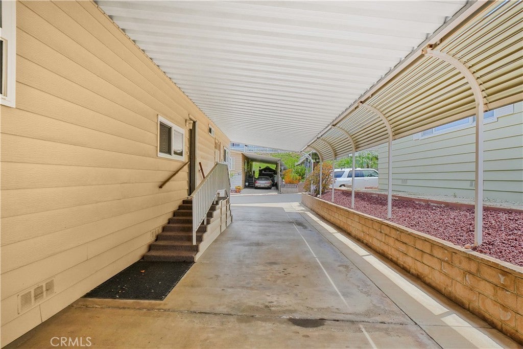 1195 La Moree Road 77