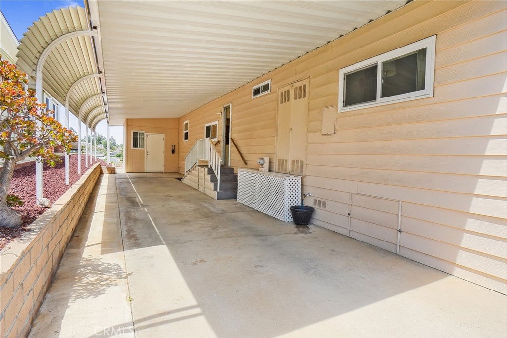 1195 La Moree Road 77